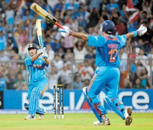 Dhoni's shot in world cup final 2011