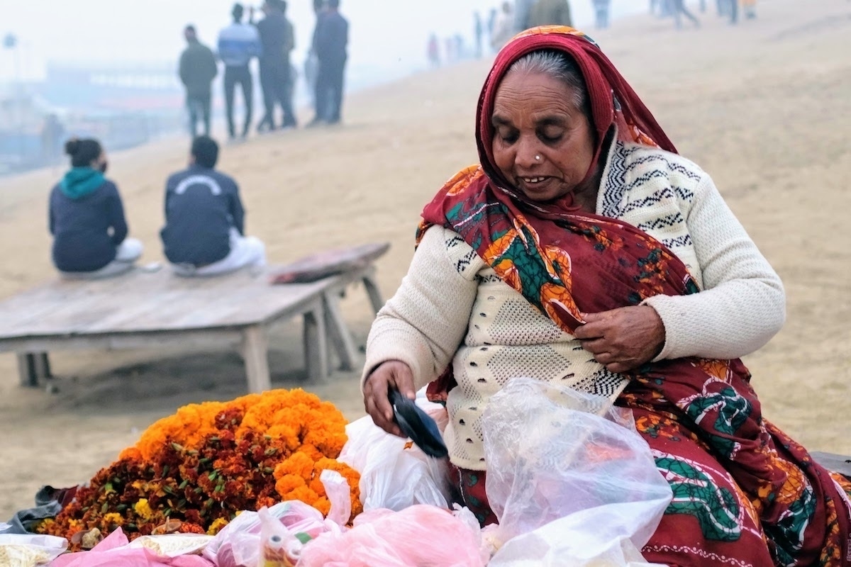 Aunty selling flowers
